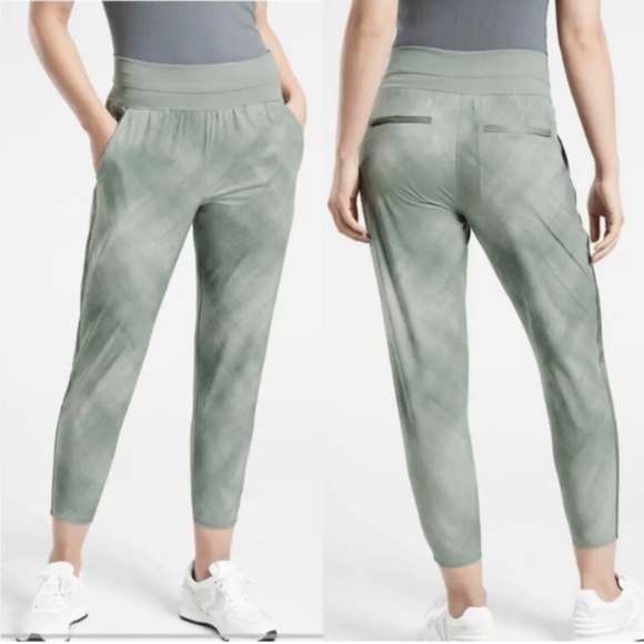 Athleta Pants - Athleta Women’s Slim Tapered Printed Crop Pant 982565 Green Grey Print Size 12